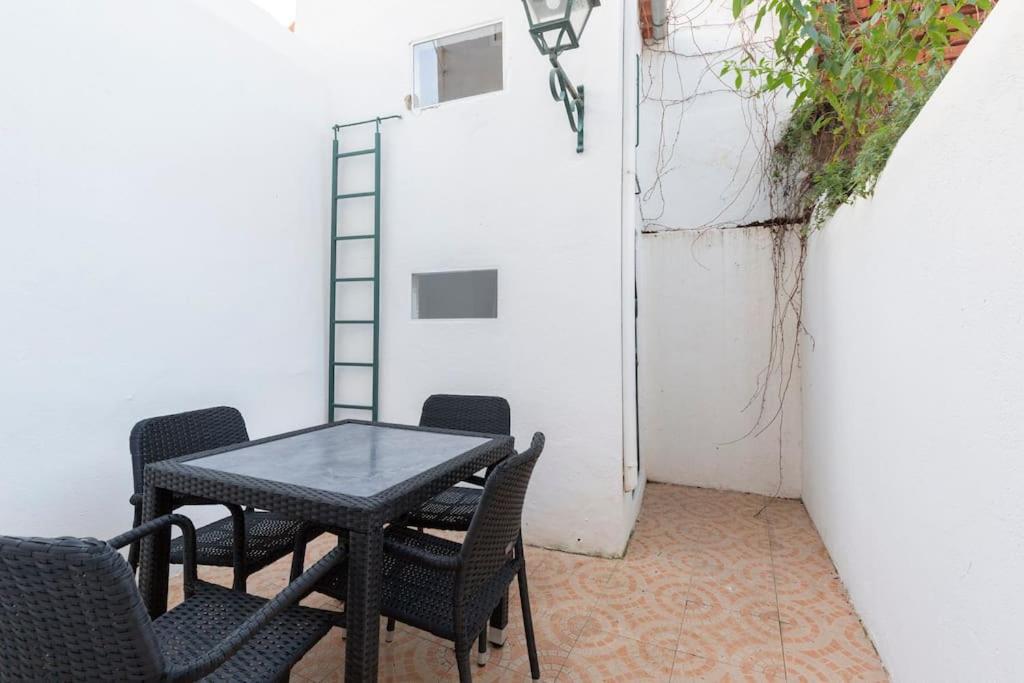 Borga Sunny Terrace Apartment Lisbon